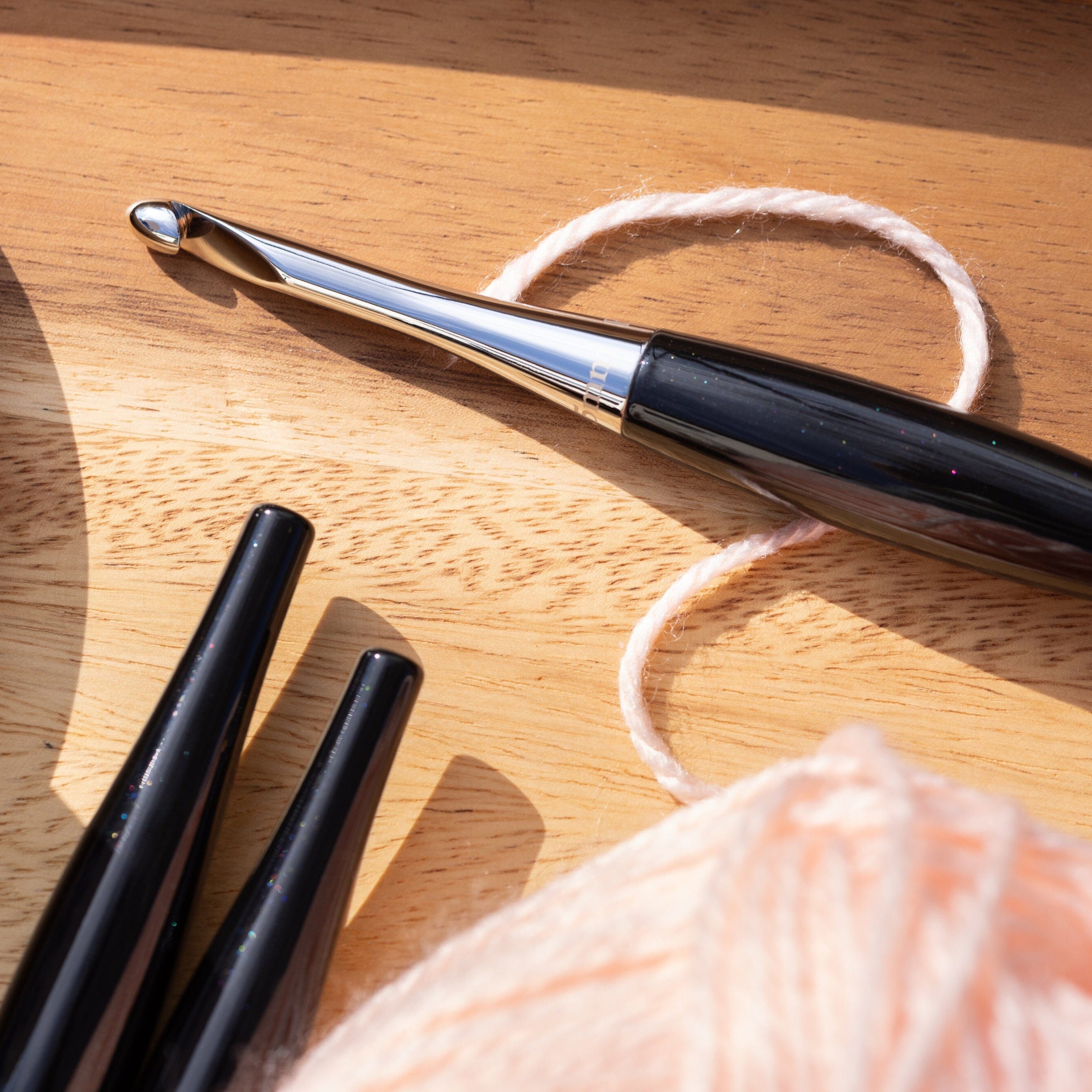 Odyssey® II Crochet Hook in Noir Odyssey II FurlsCrochet 