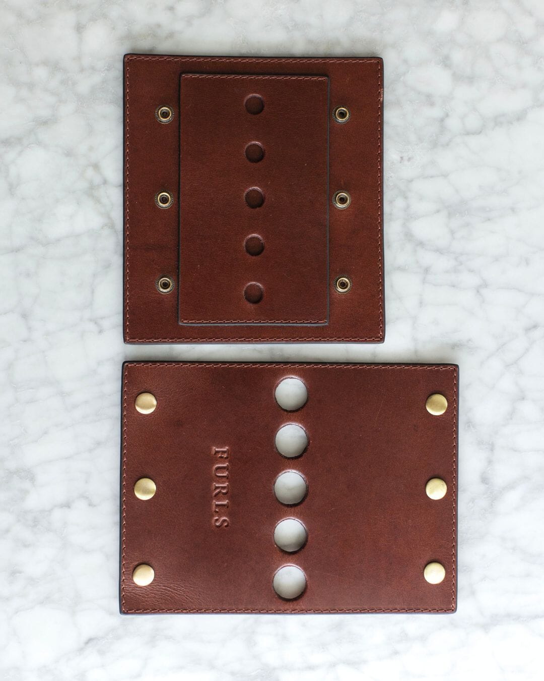 Leather 5-Hook Stand FurlsCrochet in Flat mode